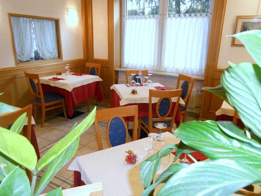 Hotel Ristorante Sagittario Feltre Ngoại thất bức ảnh