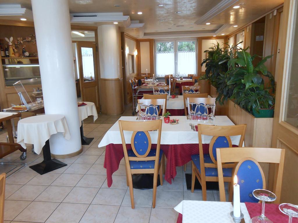 Hotel Ristorante Sagittario Feltre Ngoại thất bức ảnh