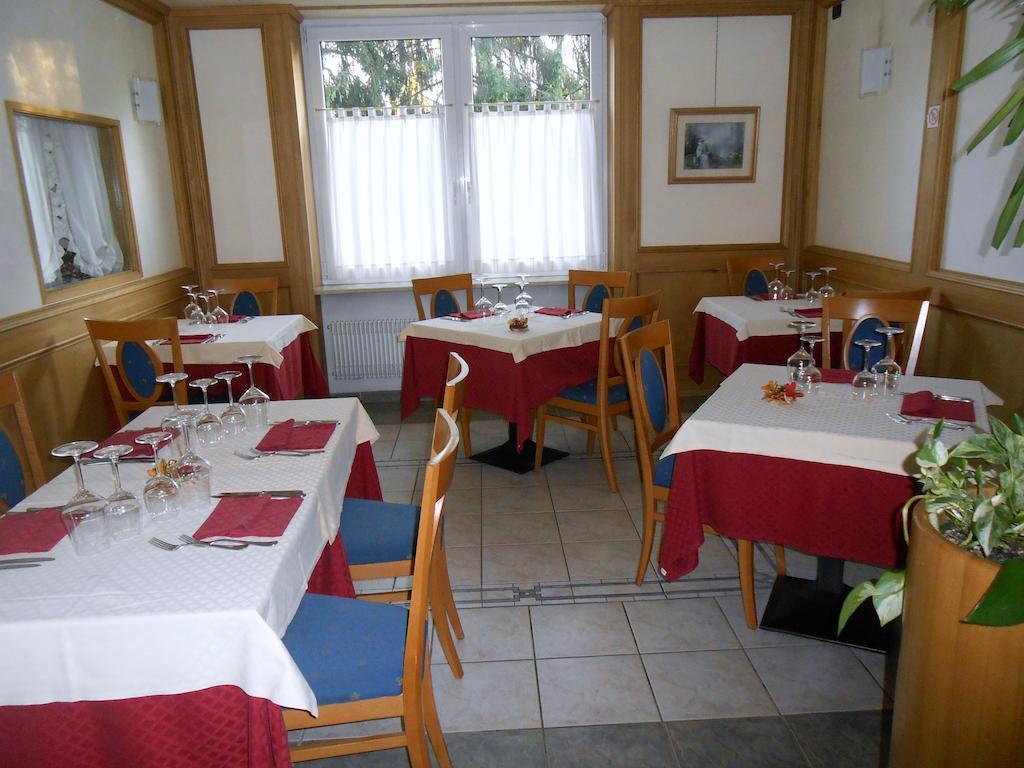 Hotel Ristorante Sagittario Feltre Ngoại thất bức ảnh