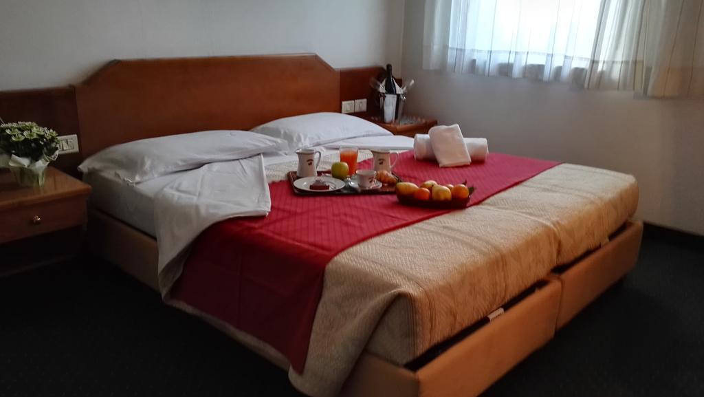 Hotel Ristorante Sagittario Feltre Ngoại thất bức ảnh